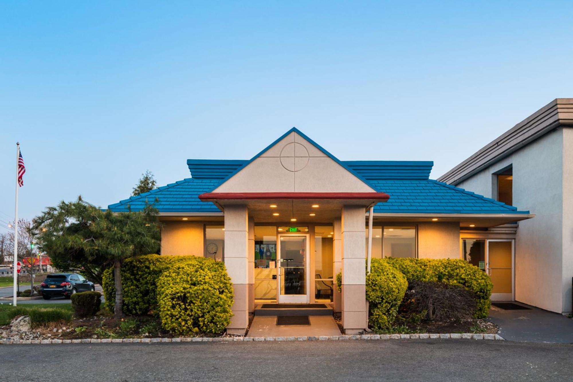 Garden Executive Hotel South Plainfield Exterior photo