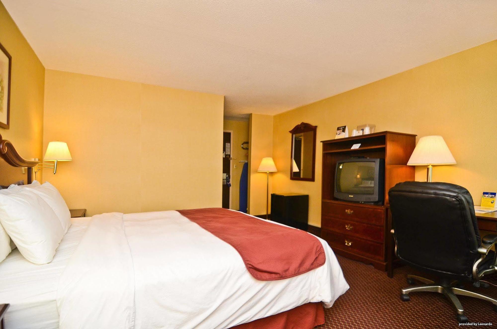 Garden Executive Hotel South Plainfield Exterior photo